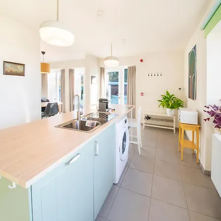 Dom wakacyjny Stylish Retreat With Sauna, Cleaning Included Awenne