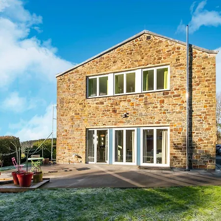 Stylish Retreat With Sauna, Cleaning Included Awenne